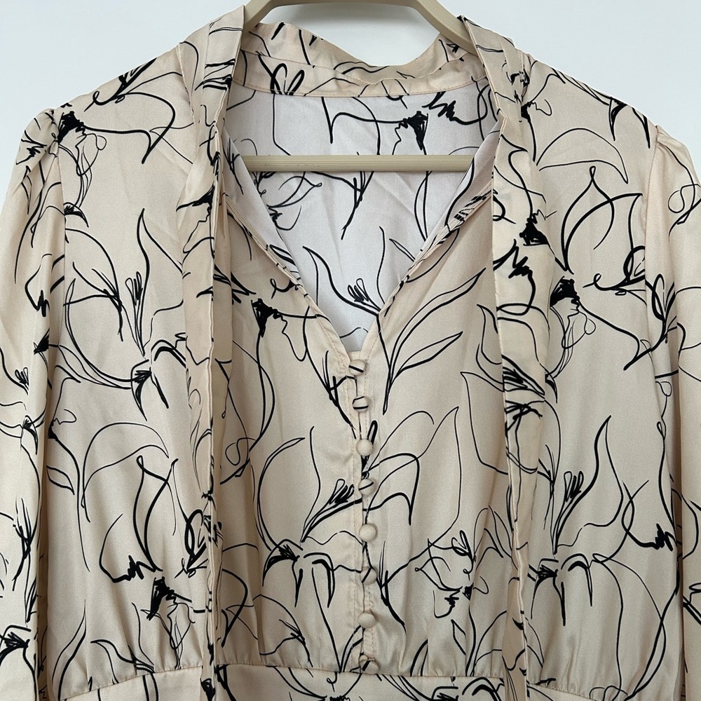 2 for 20$ 🍦🍨 Tie neck floral dress with side zip - Picture 3 of 14